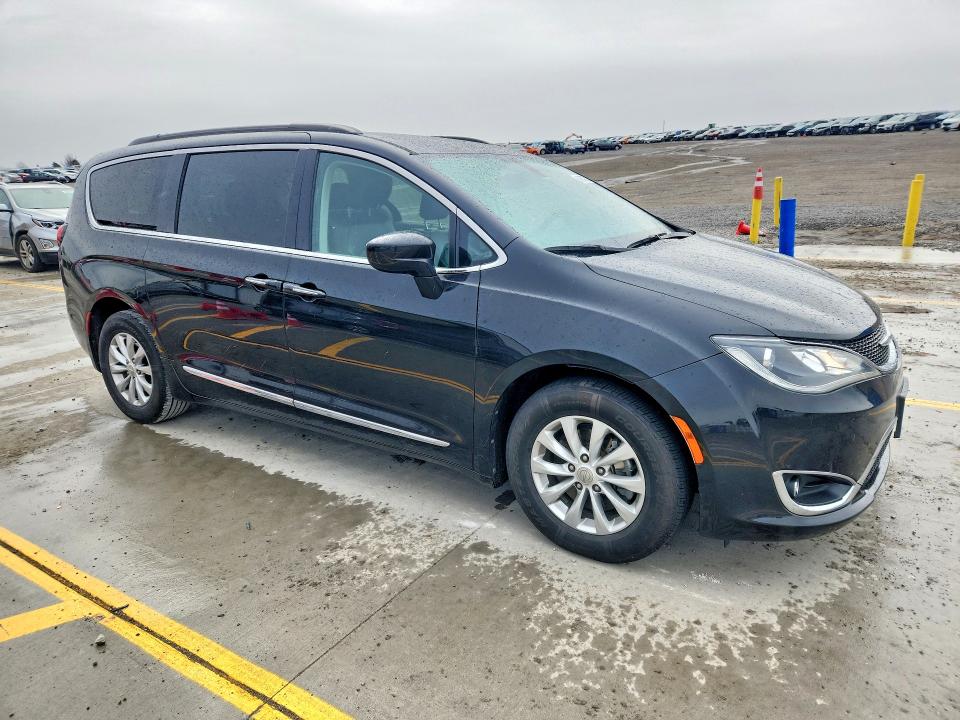 2017 Chrysler Pacifica მანქანა იყიდება აუქციონზე, vin: 2C4RC1BG7HR569377, აუქციონის ნომერი: 46236726
