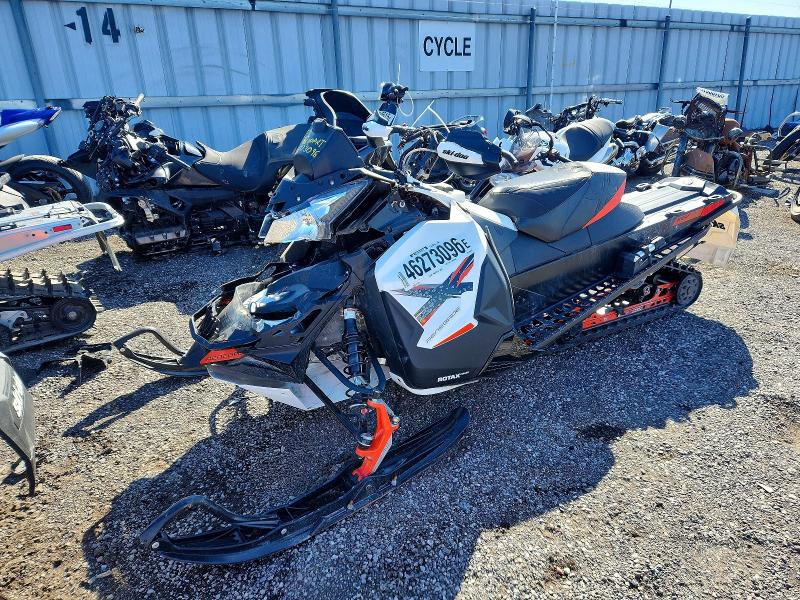 46273096 :رقم المزاد ، 2BPSUWGF9GV000032 vin ، 2016 Ski Renegade مزاد بيع