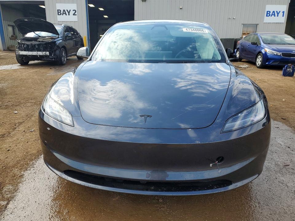 47348066 :رقم المزاد ، 5YJ3E1EA3SF135158 vin ، 2025 Tesla Model 3 مزاد بيع