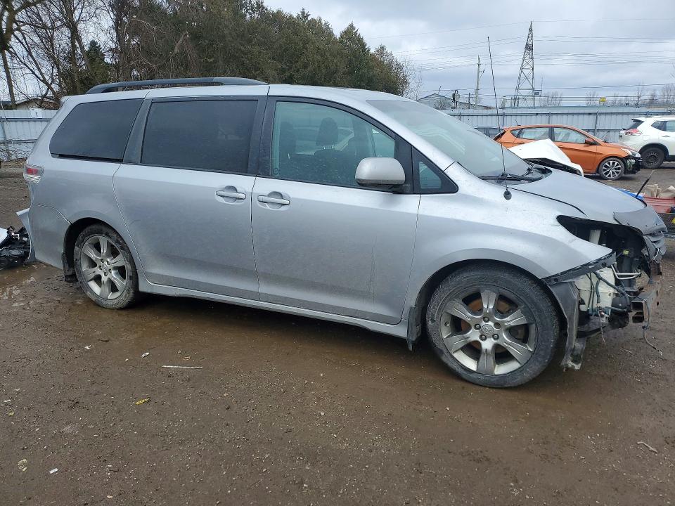 Продажа на аукционе авто 2012 Toyota Sienna, vin: 5TDXK3DCXCS181169, номер лота: 46748886