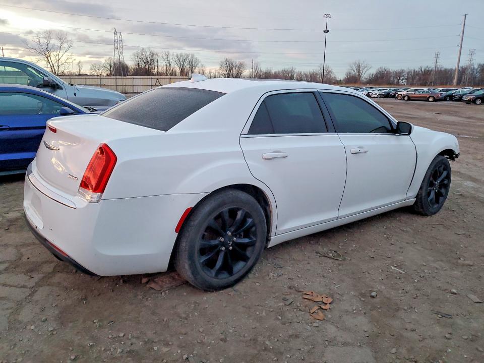 Продажа на аукционе авто 2015 Chrysler 300, vin: 2C3CCARG6FH860231, номер лота: 46473866