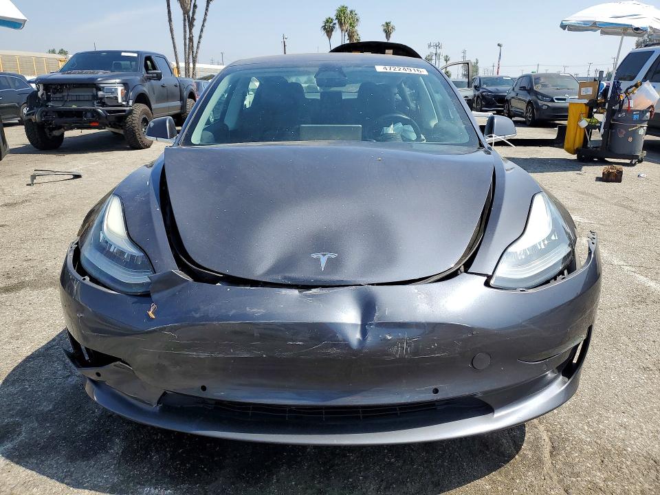 47224916 :رقم المزاد ، 5YJ3E1EA2JF059494 vin ، 2018 Tesla Model 3 مزاد بيع