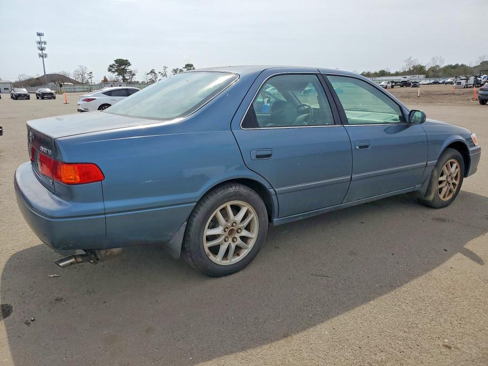 48184506 :رقم المزاد ، 4T1BF28K21U964405 vin ، 2001 Toyt Camry مزاد بيع