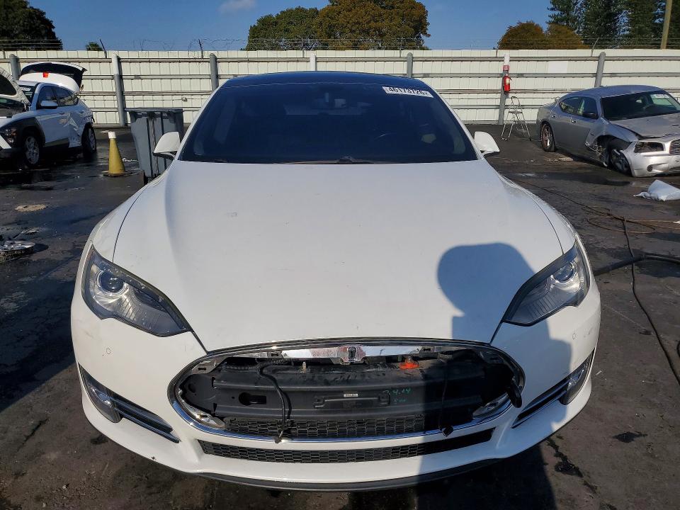 46173726 :رقم المزاد ، 5YJSA1H17EFP53316 vin ، 2014 Tesla Model S مزاد بيع