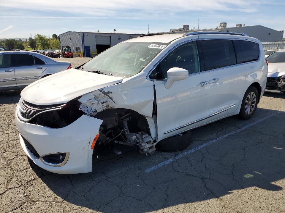 47459616 :رقم المزاد ، 2C4RC1BG7JR154145 vin ، 2018 Chrysler Pacifica مزاد بيع