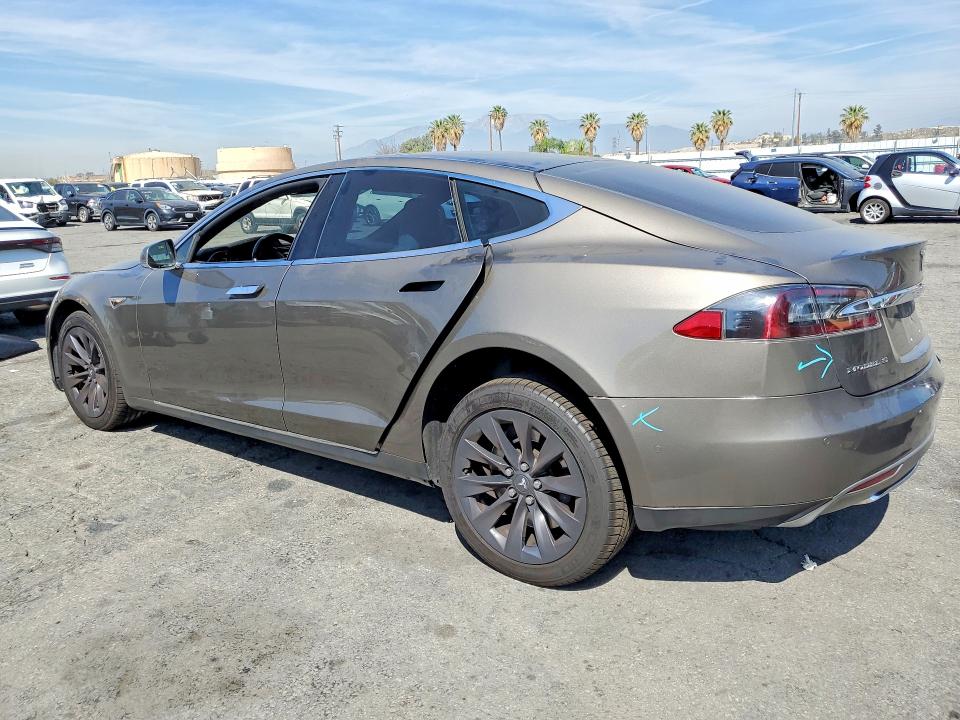 47932286 :رقم المزاد ، 5YJSA1E20GF123881 vin ، 2016 Tesla Model S مزاد بيع