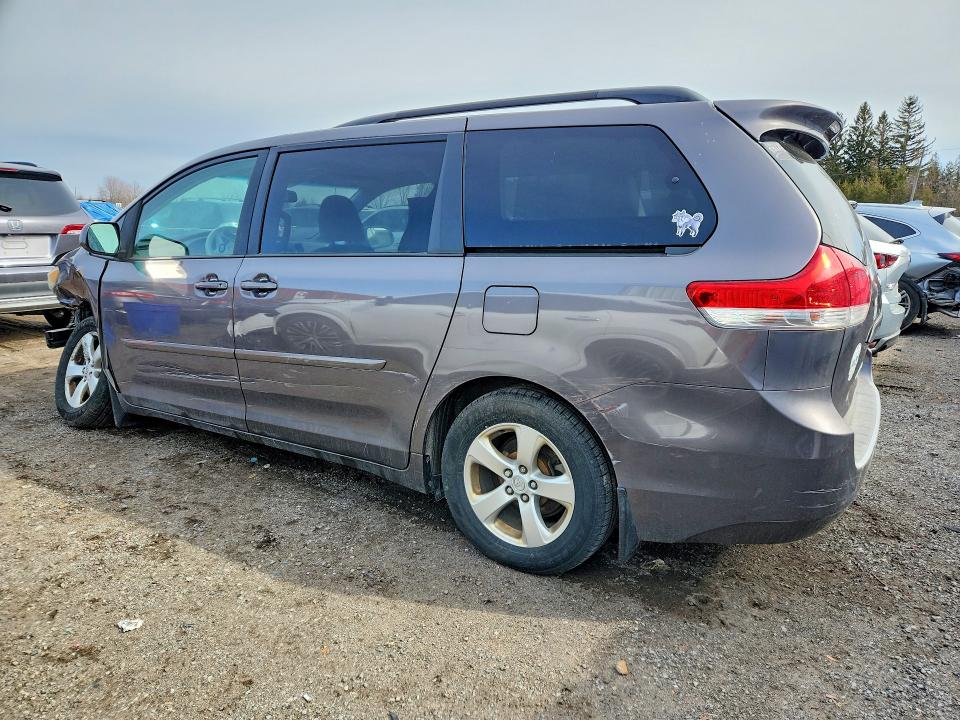 2013 Toyota Sienna მანქანა იყიდება აუქციონზე, vin: 5TDKK3DC6DS283628, აუქციონის ნომერი: 45661296