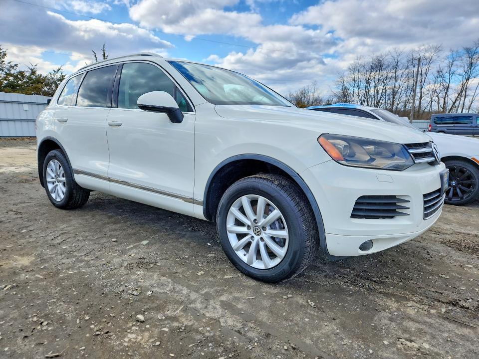 46569186 :رقم المزاد ، WVGFF9BP5BD002471 vin ، 2011 Volkswagen Touareg مزاد بيع