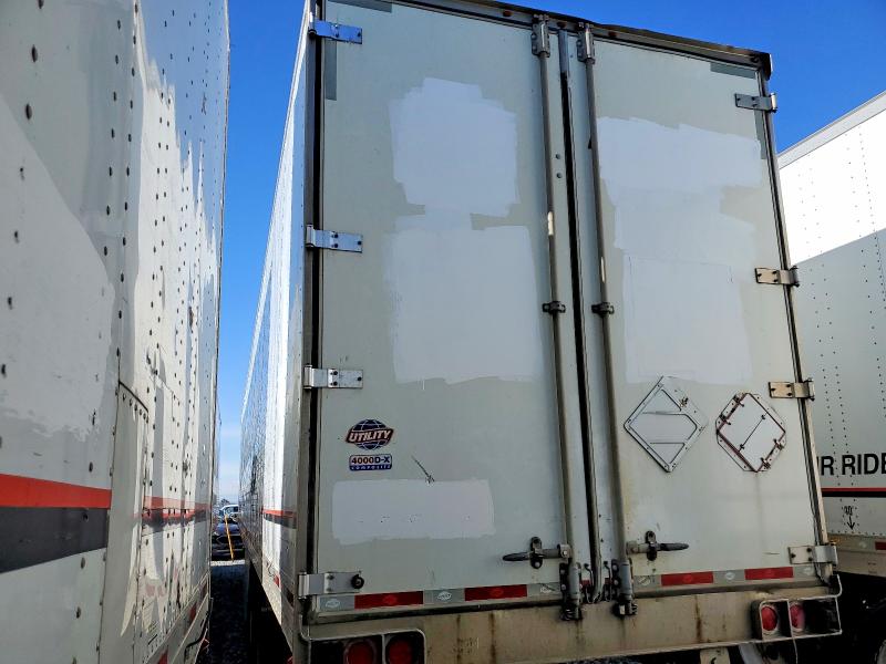 45469506 :رقم المزاد ، 1UYVS2535FG088091 vin ، 2015 Utility 53' Trl مزاد بيع
