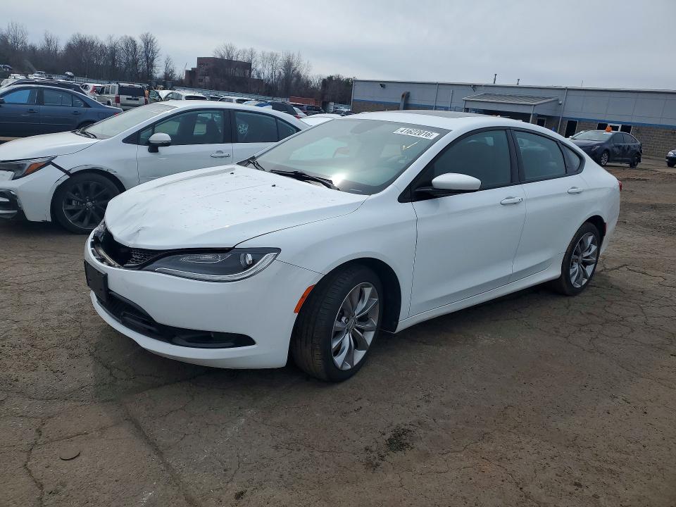 41622016 :رقم المزاد ، 1C3CCCDGXFN543661 vin ، 2015 Chrysler 200 مزاد بيع
