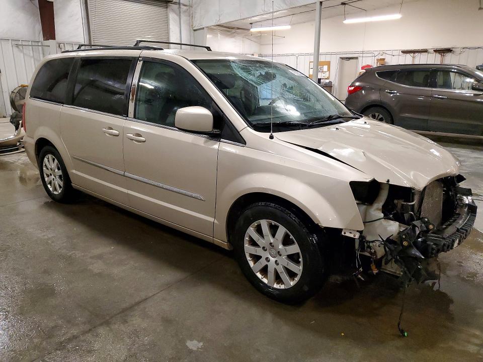 45925526 :رقم المزاد ، 2C4RC1BG9ER215677 vin ، 2014 Chrysler Town & Country مزاد بيع