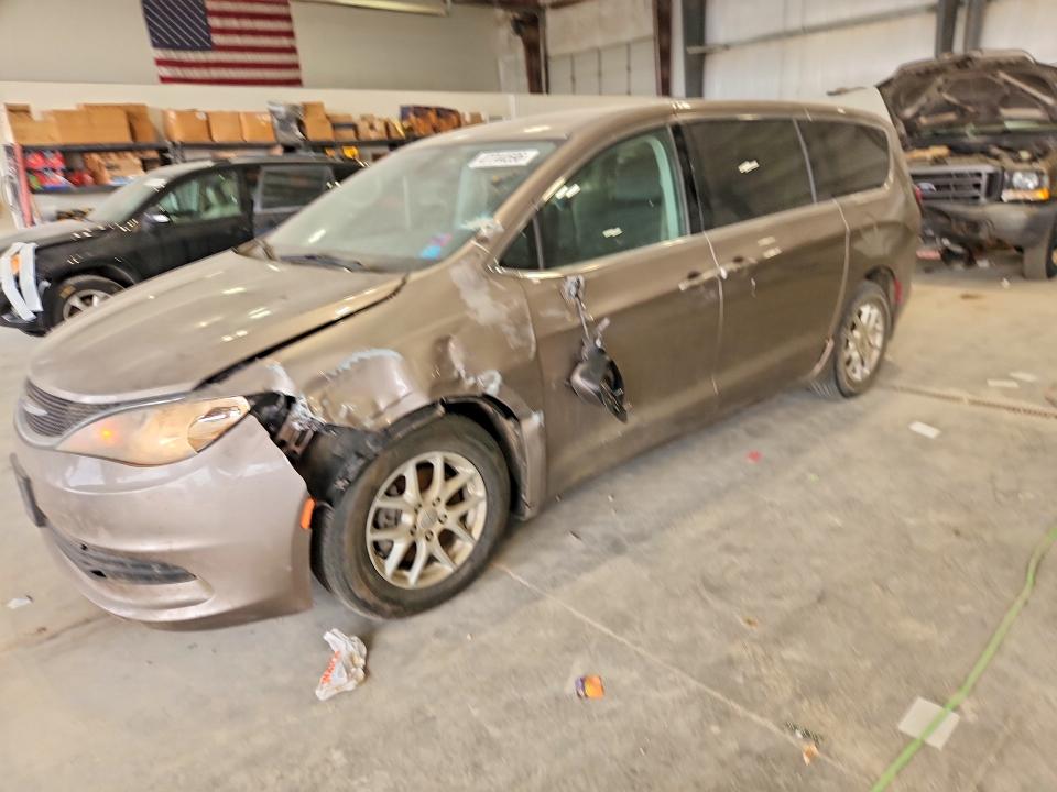 47744596 :رقم المزاد ، 2C4RC1DG0HR536489 vin ، 2017 Chrysler Pacifica مزاد بيع