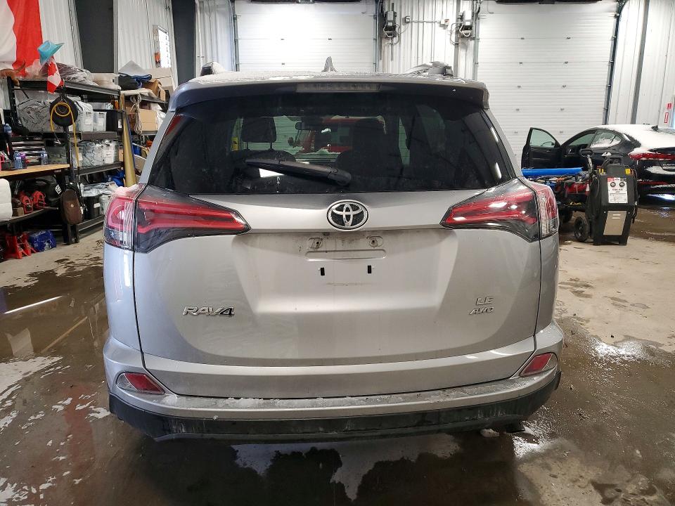 46156586 :رقم المزاد ، 2T3BFREV3JW832879 vin ، 2018 Toyota Rav4 مزاد بيع