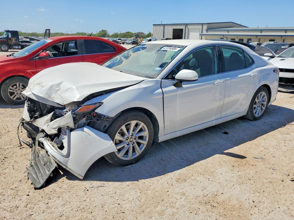 47234886 :رقم المزاد ، 4T1C11AK1MU455594 vin ، 2021 Toyota Camry مزاد بيع