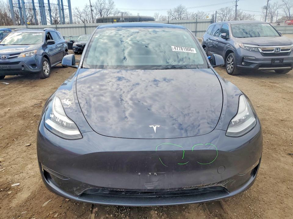 47781906 :رقم المزاد ، 5YJYGDEE2MF067068 vin ، 2021 Tesla Model Y مزاد بيع