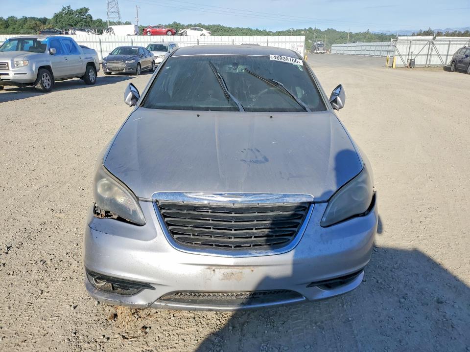 2013 Chrysler 200 მანქანა იყიდება აუქციონზე, vin: 1C3CCBBB2DN509714, აუქციონის ნომერი: 46939106