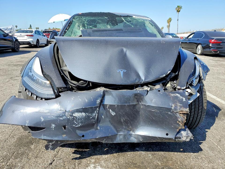Продажа на аукционе авто 2018 Tesla Model 3, vin: 5YJ3E1EA0JF048543, номер лота: 79662475