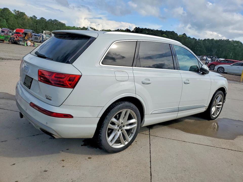 Продажа на аукционе авто 2018 Audi Q7, vin: WA1VAAF73JD043006, номер лота: 48254326