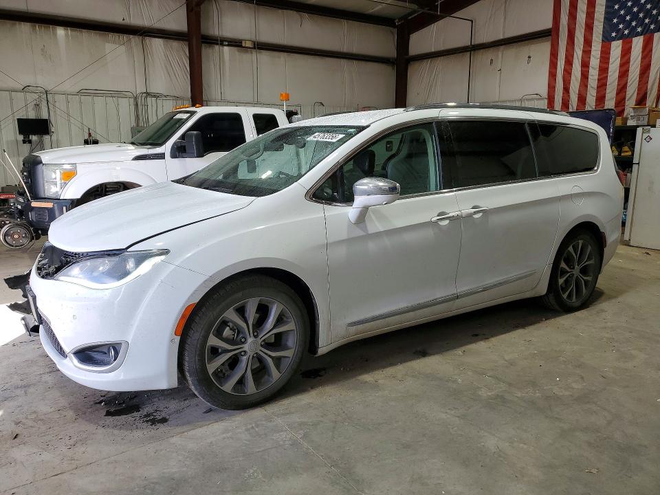 Продажа на аукционе авто 2018 Chrysler Pacifica, vin: 2C4RC1GG6JR107424, номер лота: 45763356