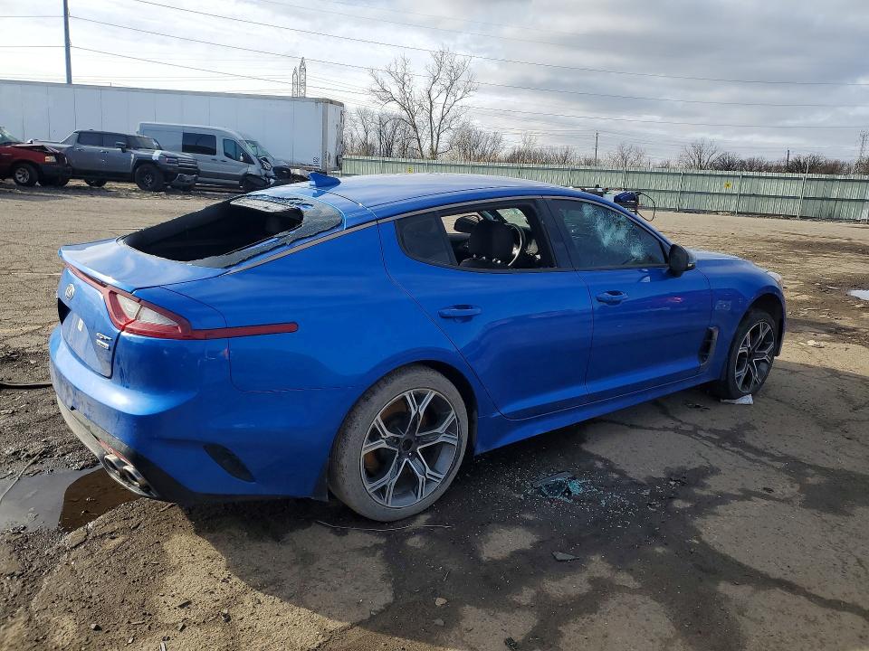 2018 Kia Stinger მანქანა იყიდება აუქციონზე, vin: KNAE35LC4J6011885, აუქციონის ნომერი: 47702226