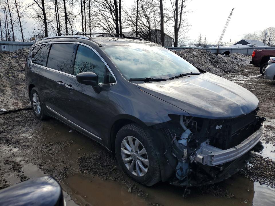 Продажа на аукционе авто 2019 Chrysler Pacifica, vin: 2C4RC1BG4KR561504, номер лота: 41982336