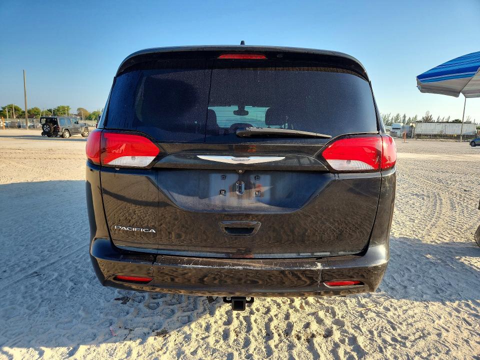 47798316 :رقم المزاد ، 2C4RC1CG4HR553720 vin ، 2017 Chrysler Pacifica مزاد بيع