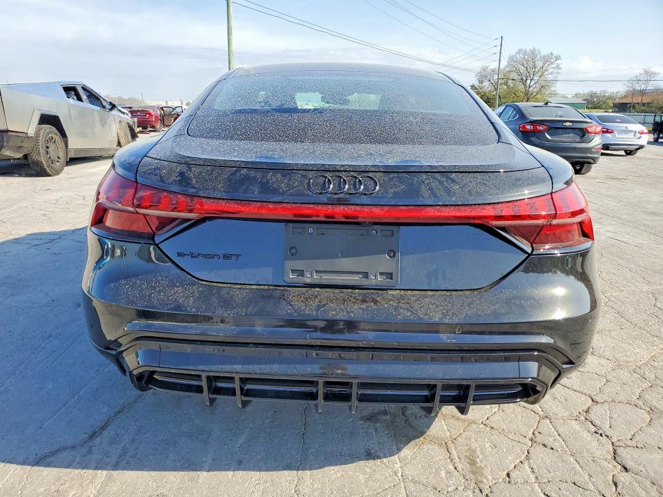 48066466 :رقم المزاد ، WAUCJBFW0N7008113 vin ، 2022 Audi E-tron Gt مزاد بيع