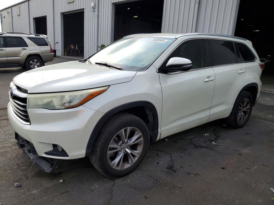 79609945 :رقم المزاد ، 5TDKKRFH5FS073942 vin ، 2015 Toyota Highlander مزاد بيع
