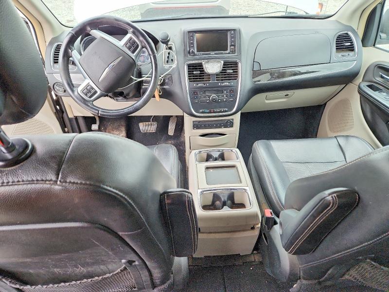 47063226 :رقم المزاد ، 2A4RR8DGXBR611448 vin ، 2011 Chrysler Town & Country مزاد بيع