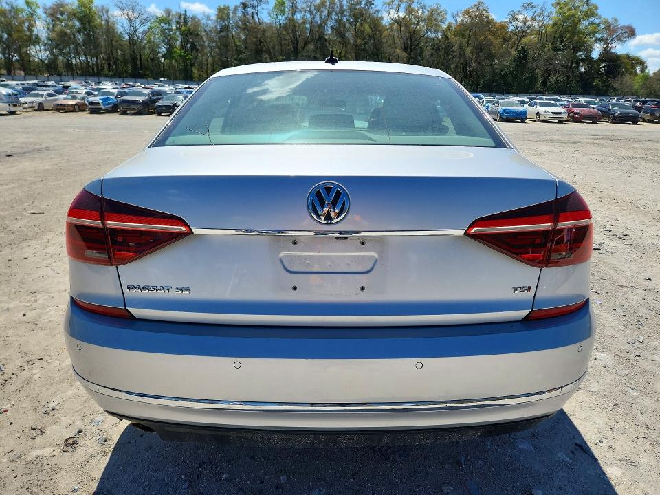 41945706 :رقم المزاد ، 1VWBA7A3XJC008045 vin ، 2018 Volkswagen Passat مزاد بيع