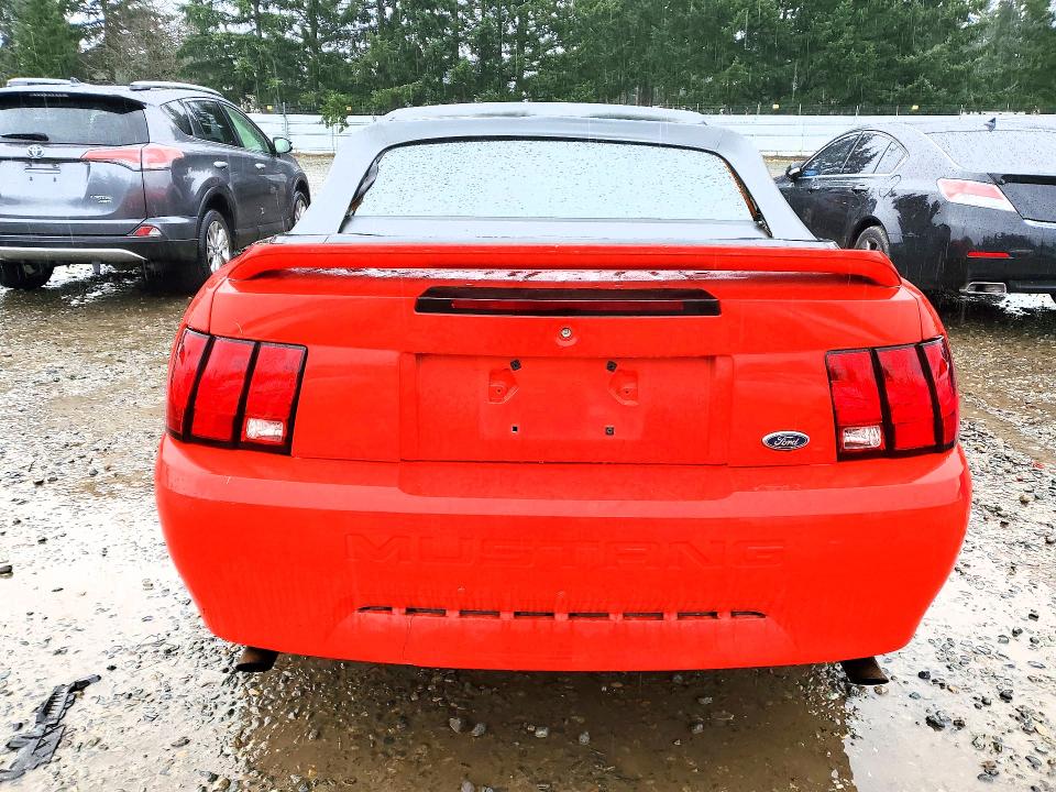 45821066 :رقم المزاد ، 1FAFP444XYF122194 vin ، 2000 Ford Mustang مزاد بيع