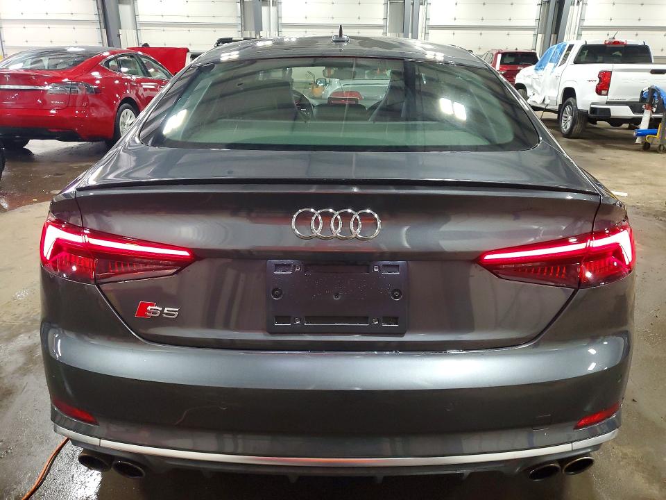 47714576 :رقم المزاد ، WAUB4CF5XKA075719 vin ، 2019 Audi S5 مزاد بيع