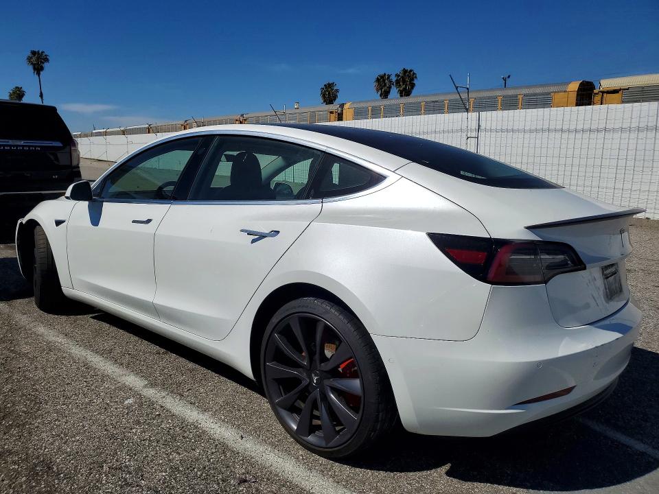 2020 Tesla Model 3 მანქანა იყიდება აუქციონზე, vin: 5YJ3E1ECXLF624398, აუქციონის ნომერი: 41720486
