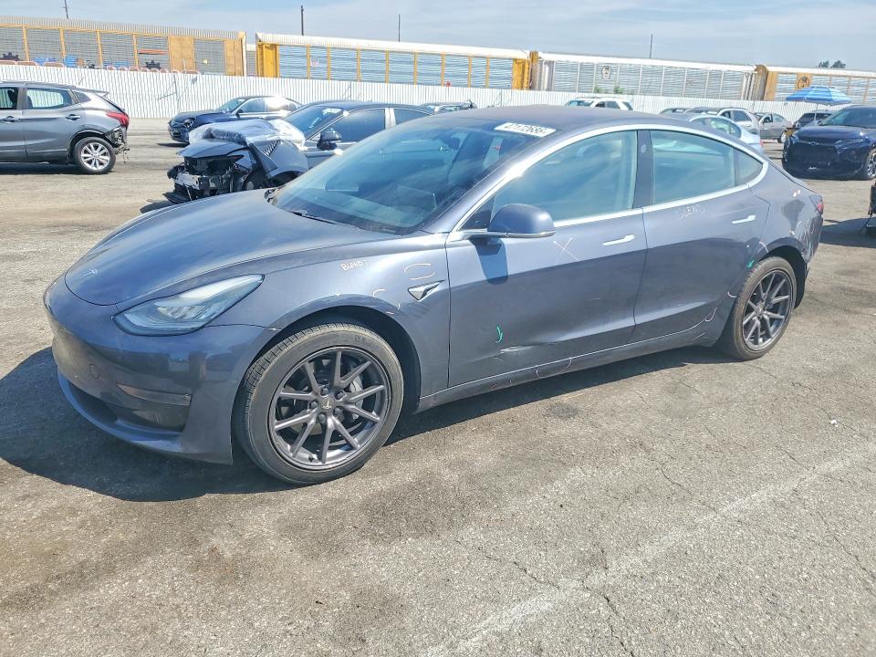 47172686 :رقم المزاد ، 5YJ3E1EA6JF158271 vin ، 2018 Tesla Model 3 مزاد بيع