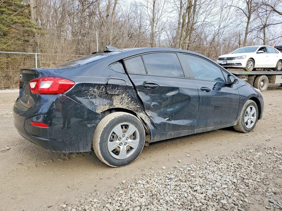 79258915 :رقم المزاد ، 1G1BC5SM7J7225823 vin ، 2018 Chevrolet Cruze مزاد بيع