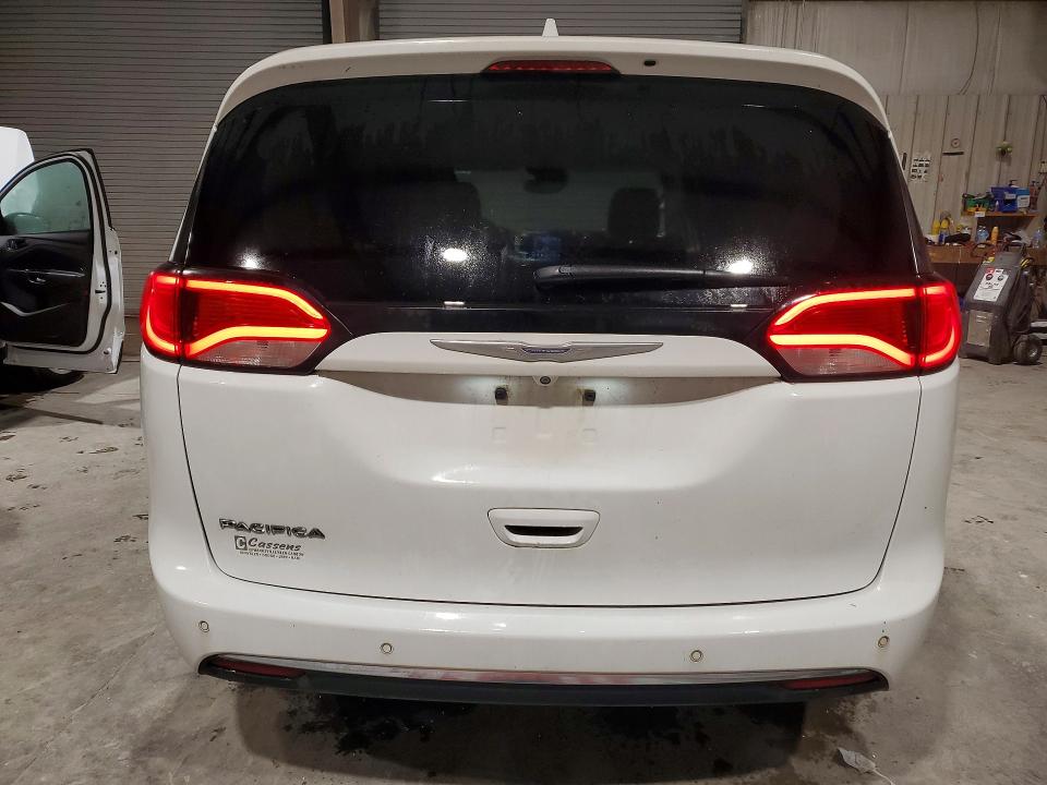45631656 :رقم المزاد ، 2C4RC1EG2JR111103 vin ، 2018 Chrysler Pacifica مزاد بيع