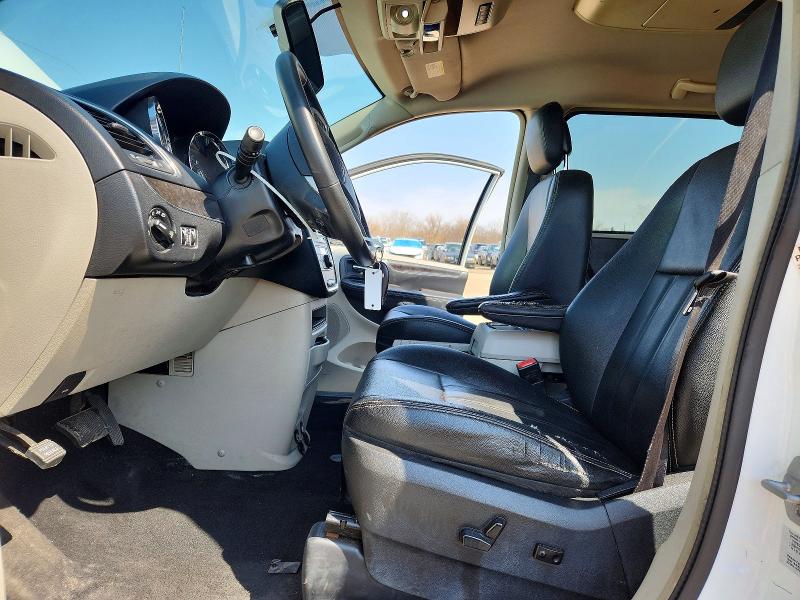 48117676 :رقم المزاد ، 2C4RC1BG3GR206640 vin ، 2016 Chrysler Town & Country مزاد بيع