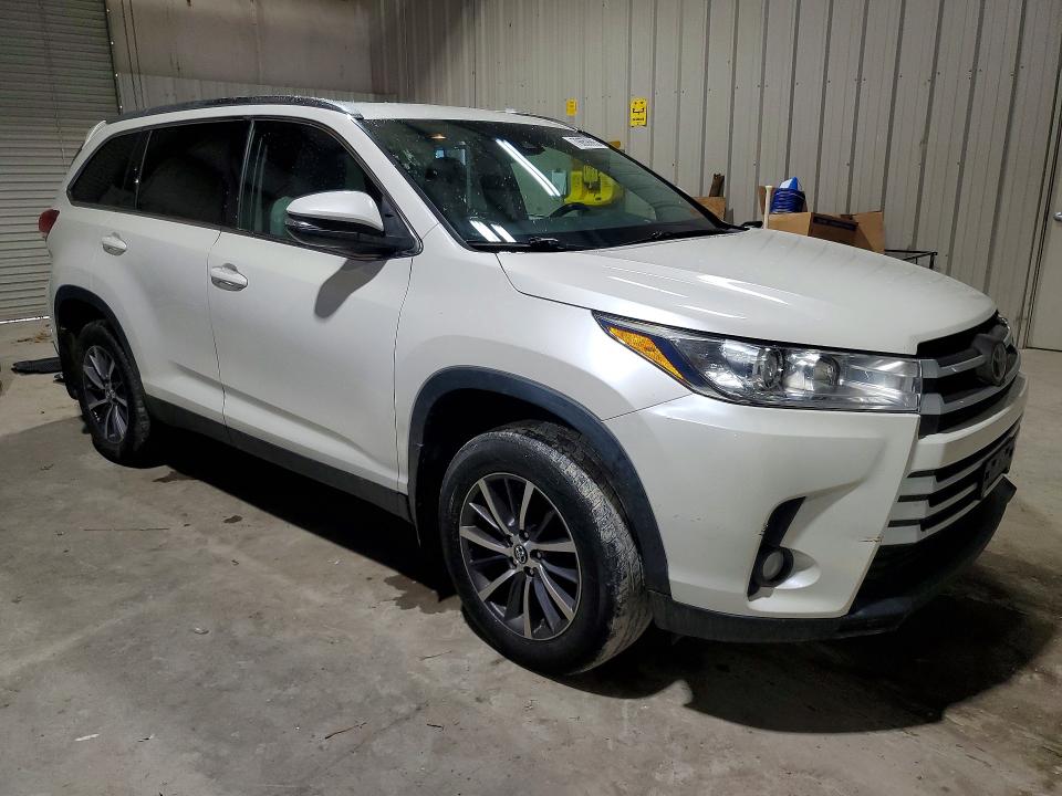 Продажа на аукционе авто 2019 Toyota Highlander, vin: 5TDJZRFH4KS598136, номер лота: 79659965
