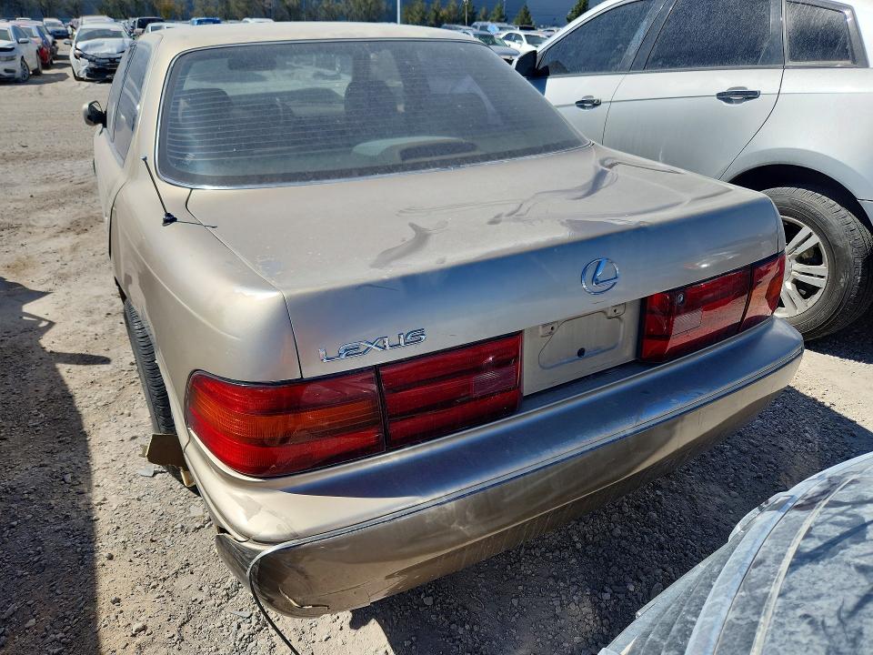 1992 Lexus Ls 400 მანქანა იყიდება აუქციონზე, vin: 126238, აუქციონის ნომერი: 74159375