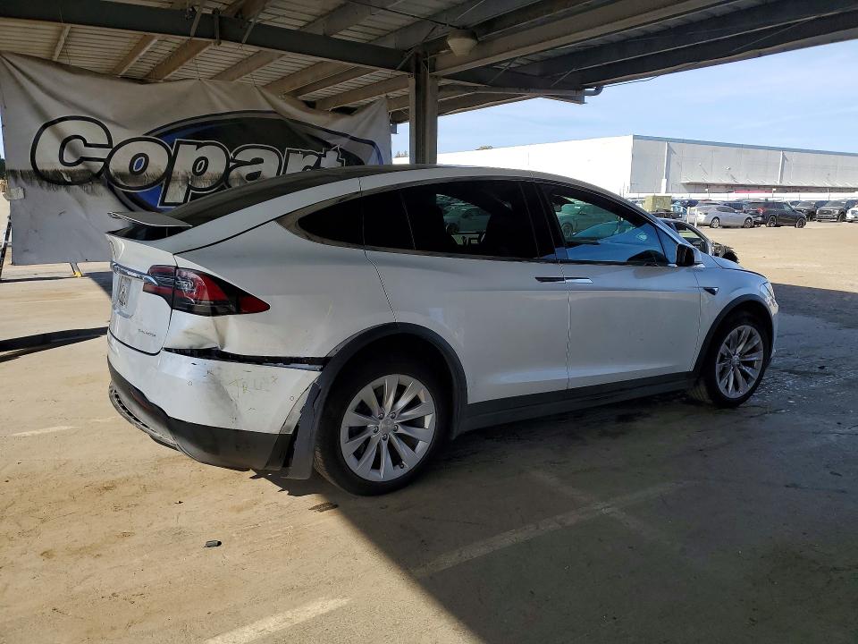 41616976 :رقم المزاد ، 5YJXCAE20KF207269 vin ، 2019 Tesla Model X مزاد بيع