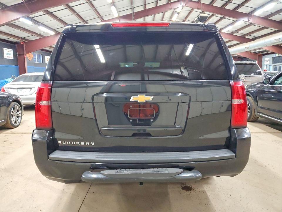 Продаж на аукціоні авто 2018 Chevrolet Suburban, vin: 1GNSKHKC6JR329752, номер лоту: 47693606