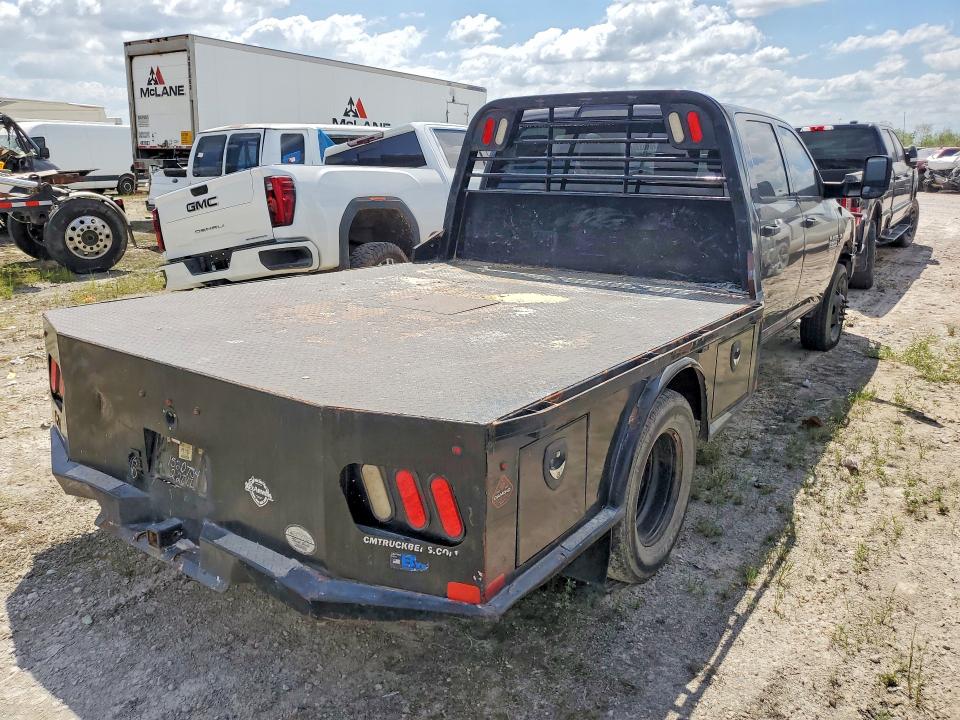 46903386 :رقم المزاد ، 3C7WRTCL5HG692290 vin ، 2017 Ram 3500 مزاد بيع