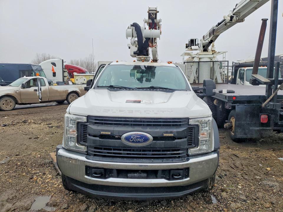 79514585 :رقم المزاد ، 1FD0X5HT1KEF06185 vin ، 2019 Ford F550 مزاد بيع