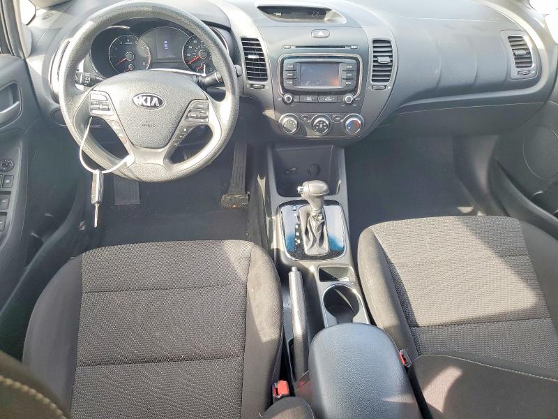 45801776 :رقم المزاد ، 3KPFK4A77JE272786 vin ، 2018 Kia Forte مزاد بيع