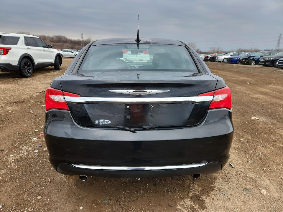 2011 Chrysler 200 მანქანა იყიდება აუქციონზე, vin: 1C3BC2FG4BN517943, აუქციონის ნომერი: 47615016