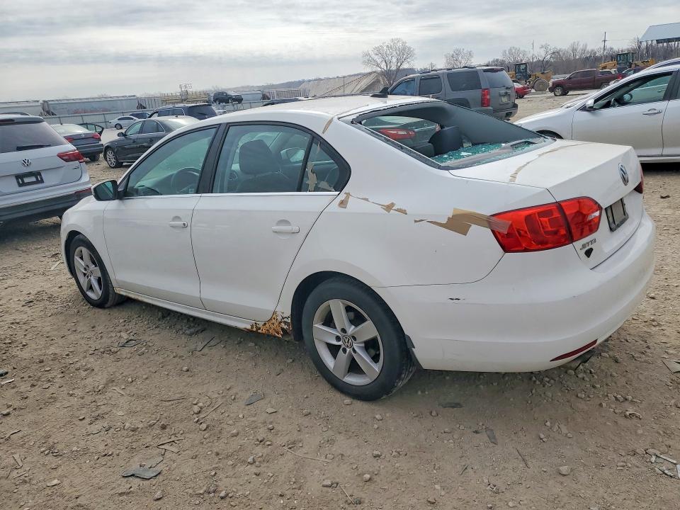46418326 :رقم المزاد ، 3VW3L7AJ8DM414177 vin ، 2013 Volkswagen Jetta مزاد بيع