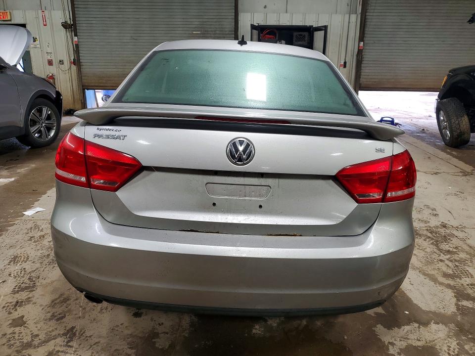41725706 :رقم المزاد ، 1VWBP7A37DC097981 vin ، 2013 Volkswagen Passat مزاد بيع