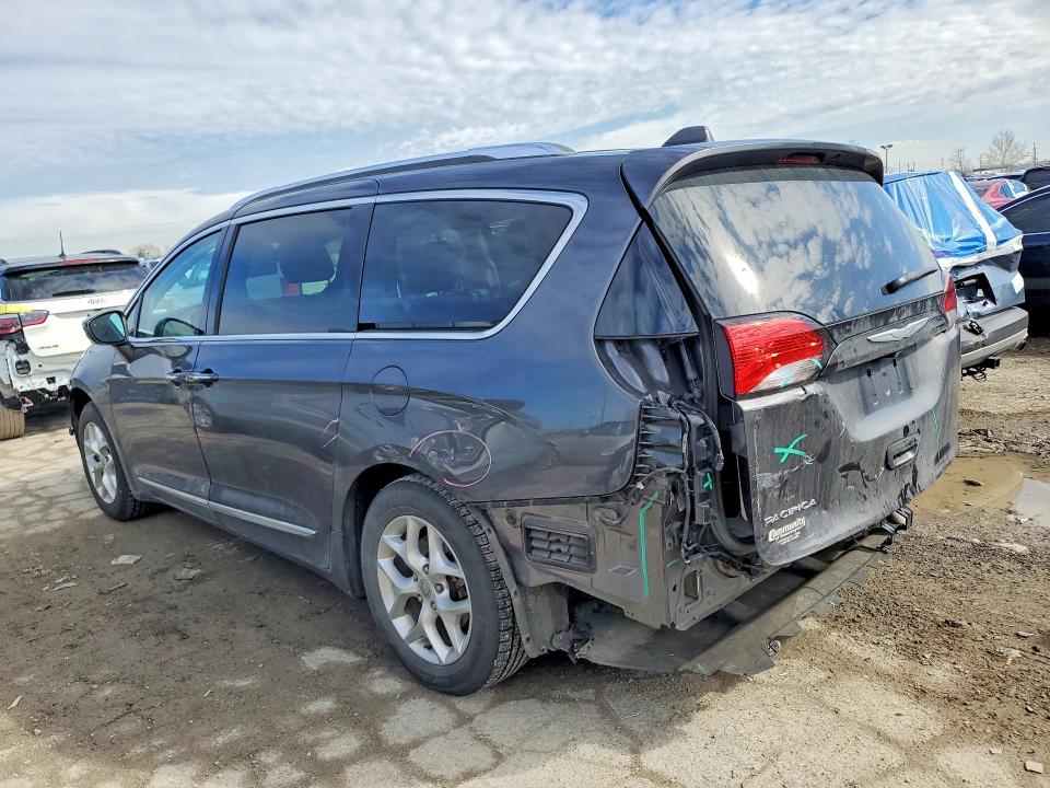 45762896 :رقم المزاد ، 2C4RC1EG5HR778306 vin ، 2017 Chrysler Pacifica مزاد بيع