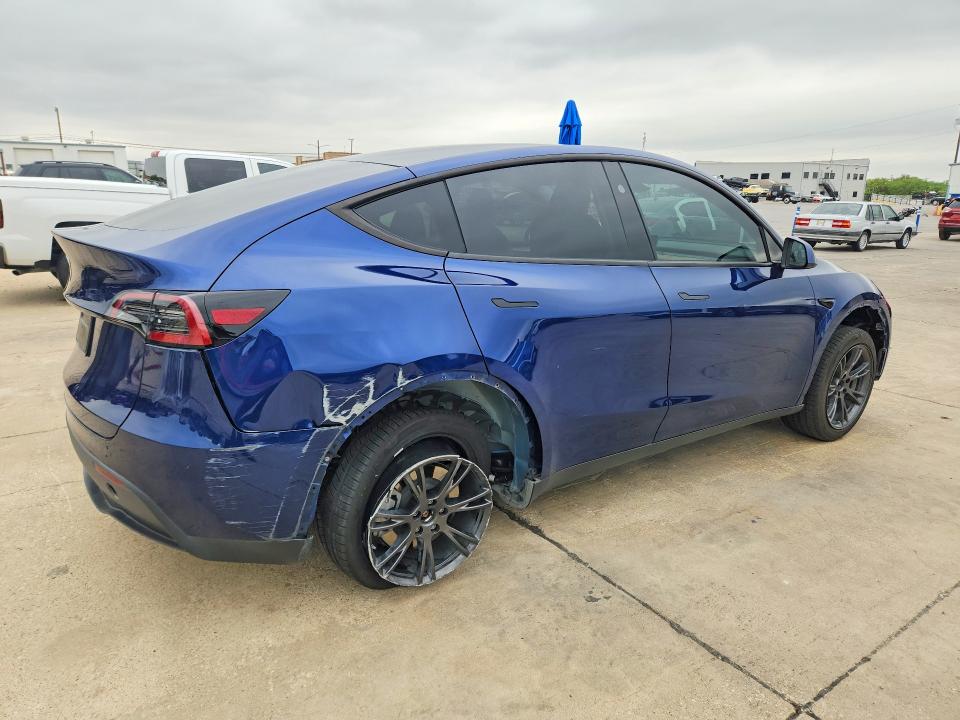 2024 Tesla Model Y მანქანა იყიდება აუქციონზე, vin: 7SAYGDED1RA321299, აუქციონის ნომერი: 47699726