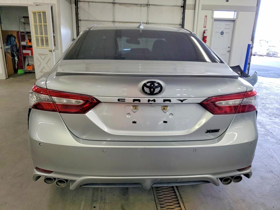 Продажа на аукционе авто 2018 Toyota Camry, vin: 4T1B61HK8JU136840, номер лота: 48157176